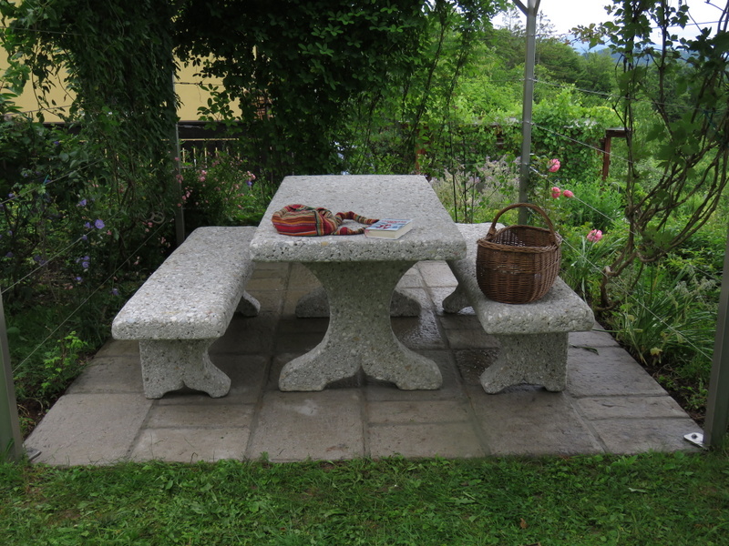 Vrtne mize in vrtne klopi